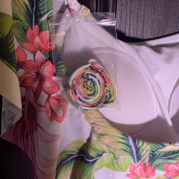 NWOT, Kona Soul, one piece. Womens XL - Picture 3 of 4